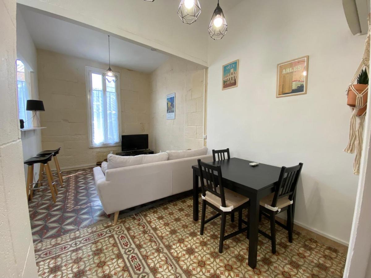 Le 23 - 2Eme Etage Appartamento Arles Esterno foto